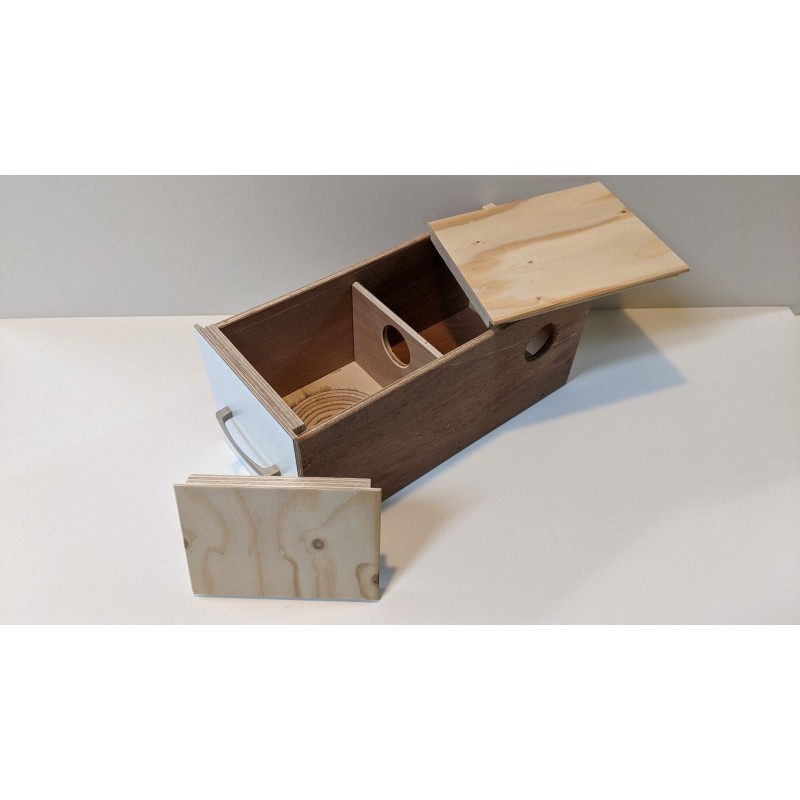 Nesting-box for parakeets