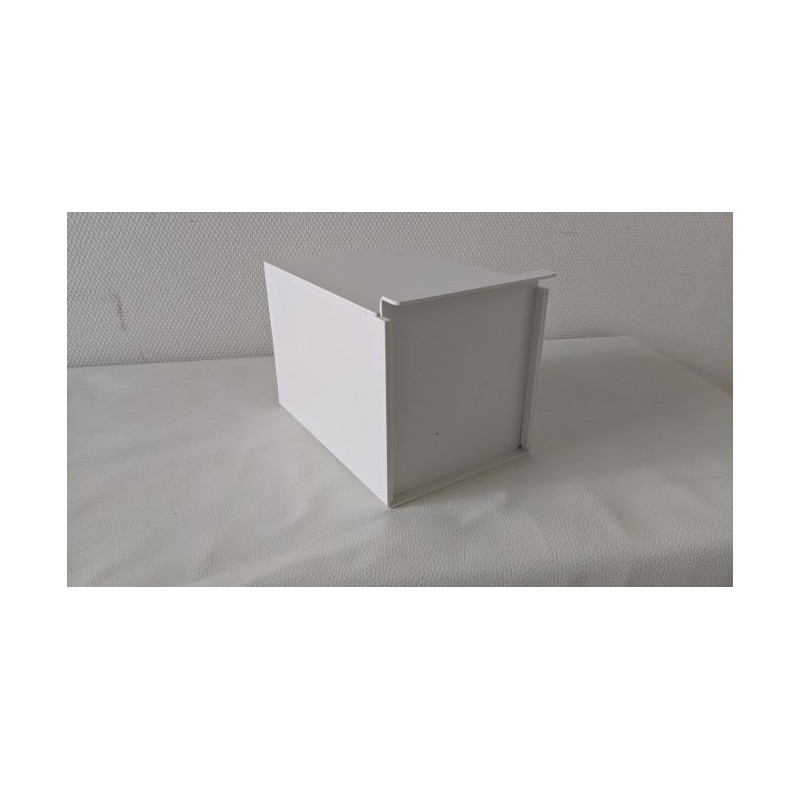 Plastic parakeet nest block in the cage (middle model)