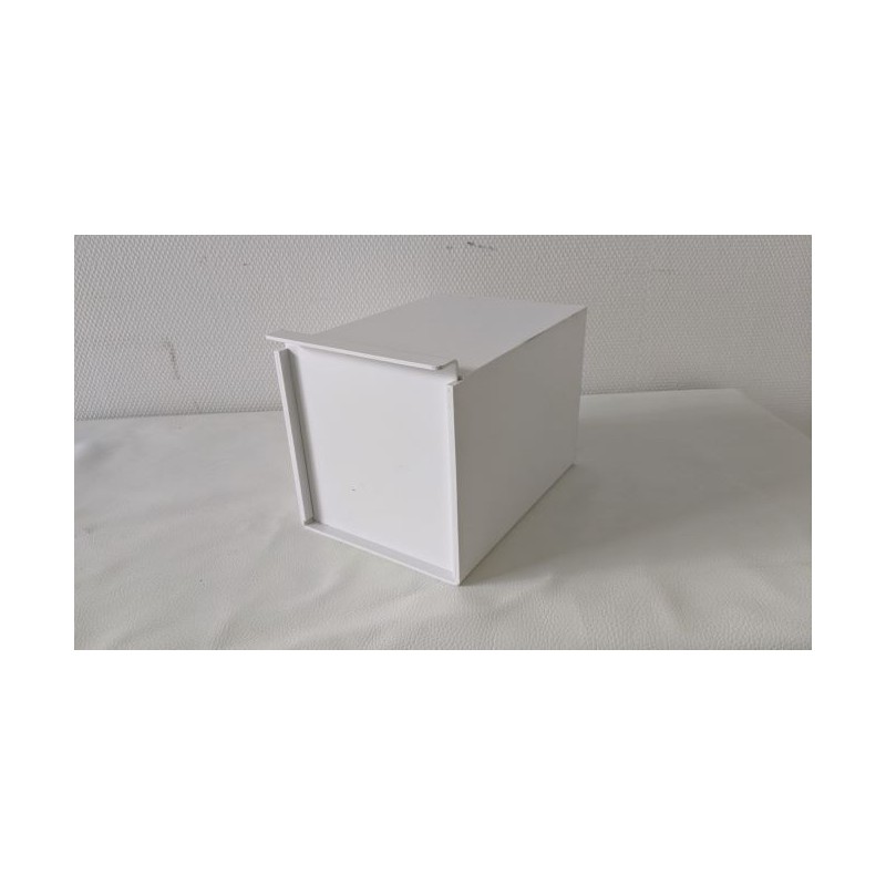Plastic parakeet nest block in the cage (middle model)