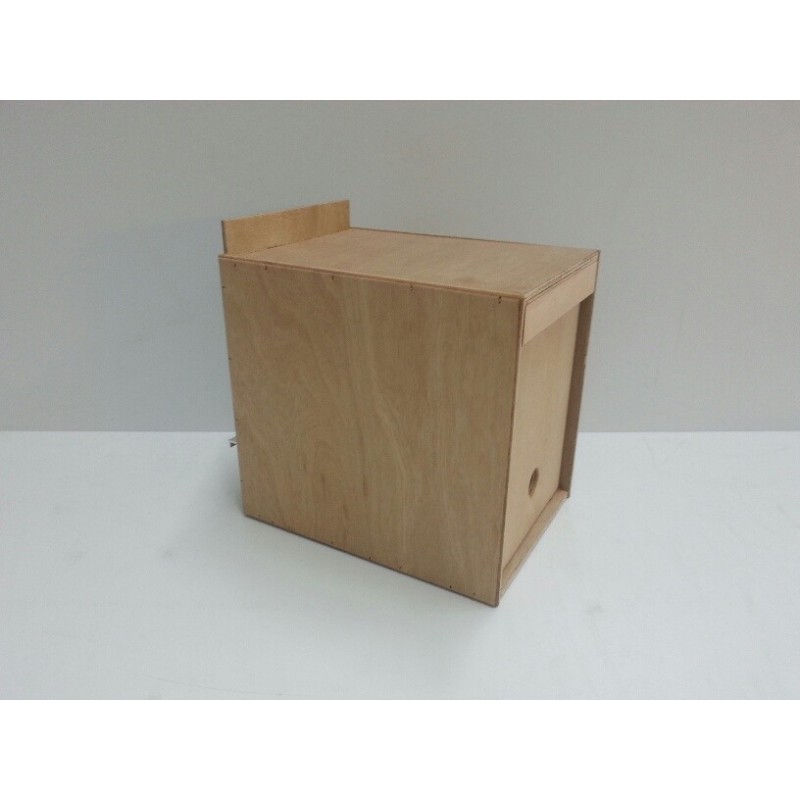 Houten nestblok voor de kooi